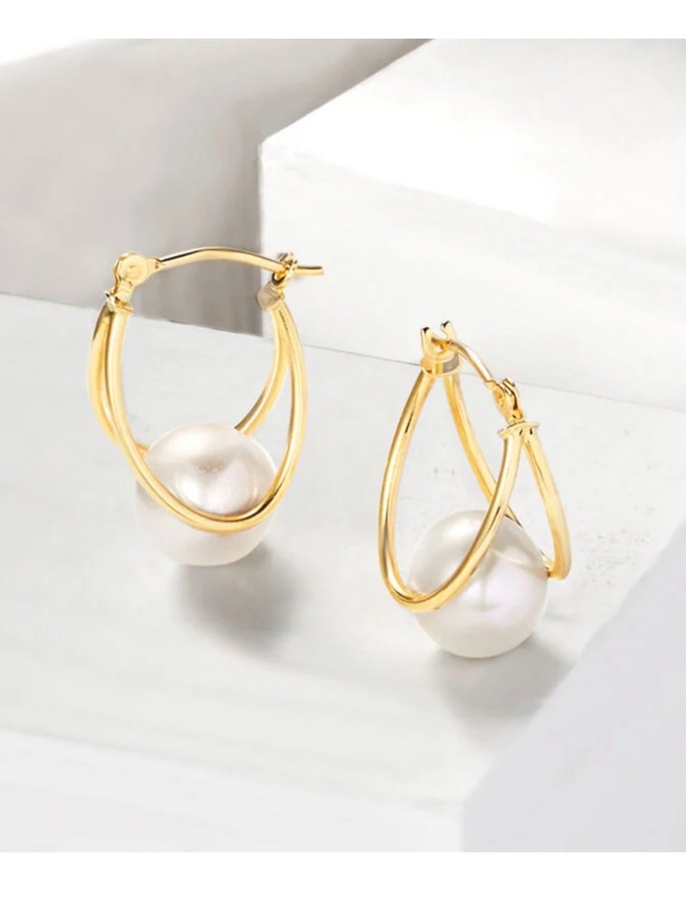 14K Yellow Gold Oval Captured Freshwater Pearl Hoop Earrings
